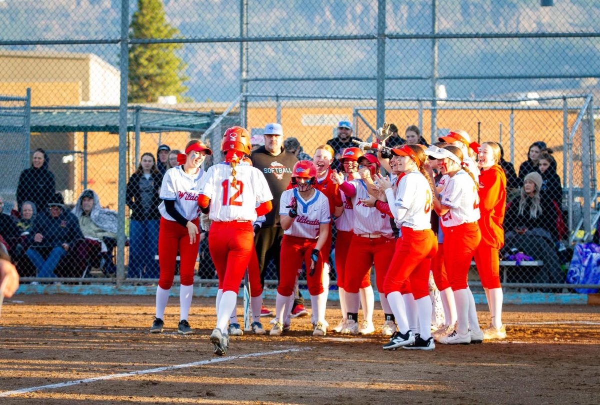Makenna Eakle's homerun scores 2 runs. 